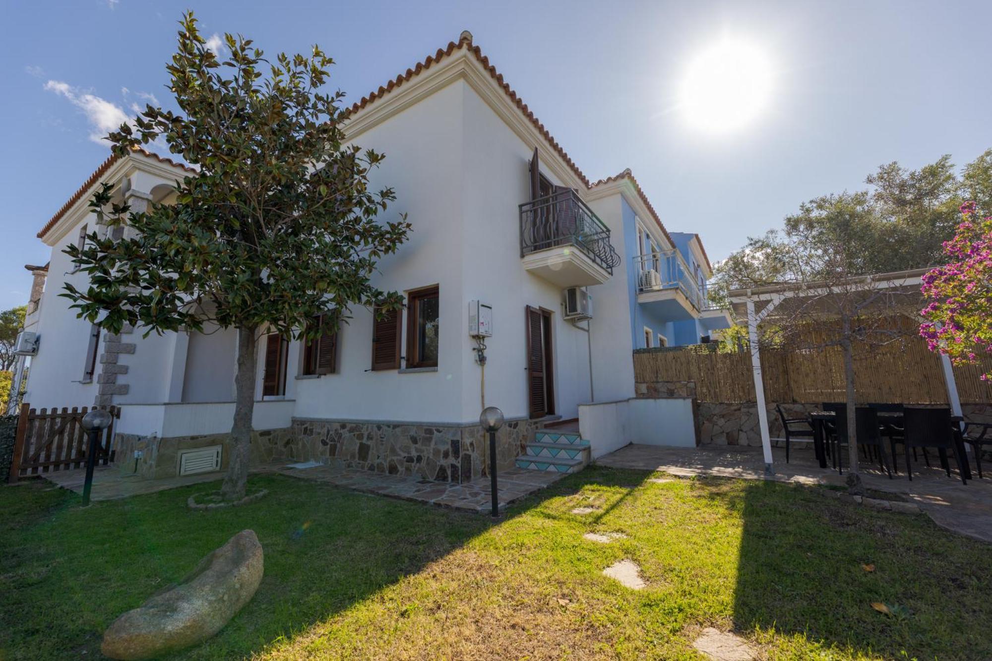 Appartamenti Le Magnolie Budoni Exterior photo